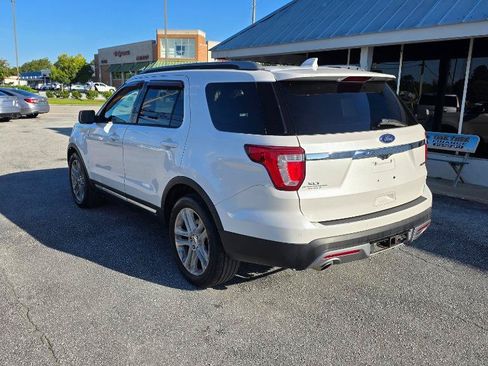 Used 2016 Ford Explorer XLT w/ Equipment Group 202A FWD image 5
