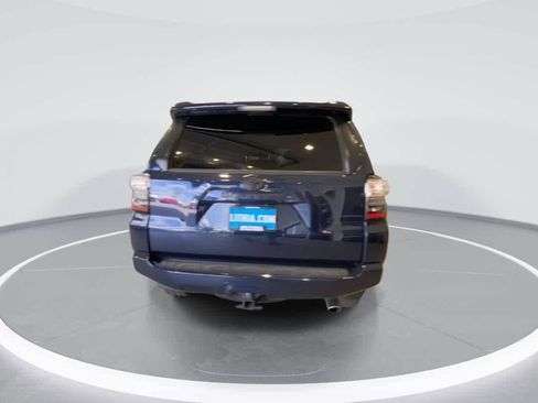 Used 2017 Toyota 4Runner SR5 AWD/4WD image 7