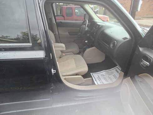 Used 2014 Jeep Patriot Sport w/ Power Value Group FWD image 3