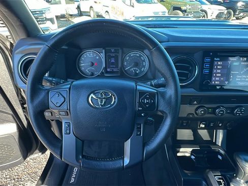 Used 2019 Toyota Tacoma TRD Sport image 22