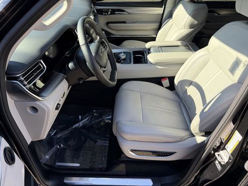 Used 2023 Jeep Grand Wagoneer Series I image 9