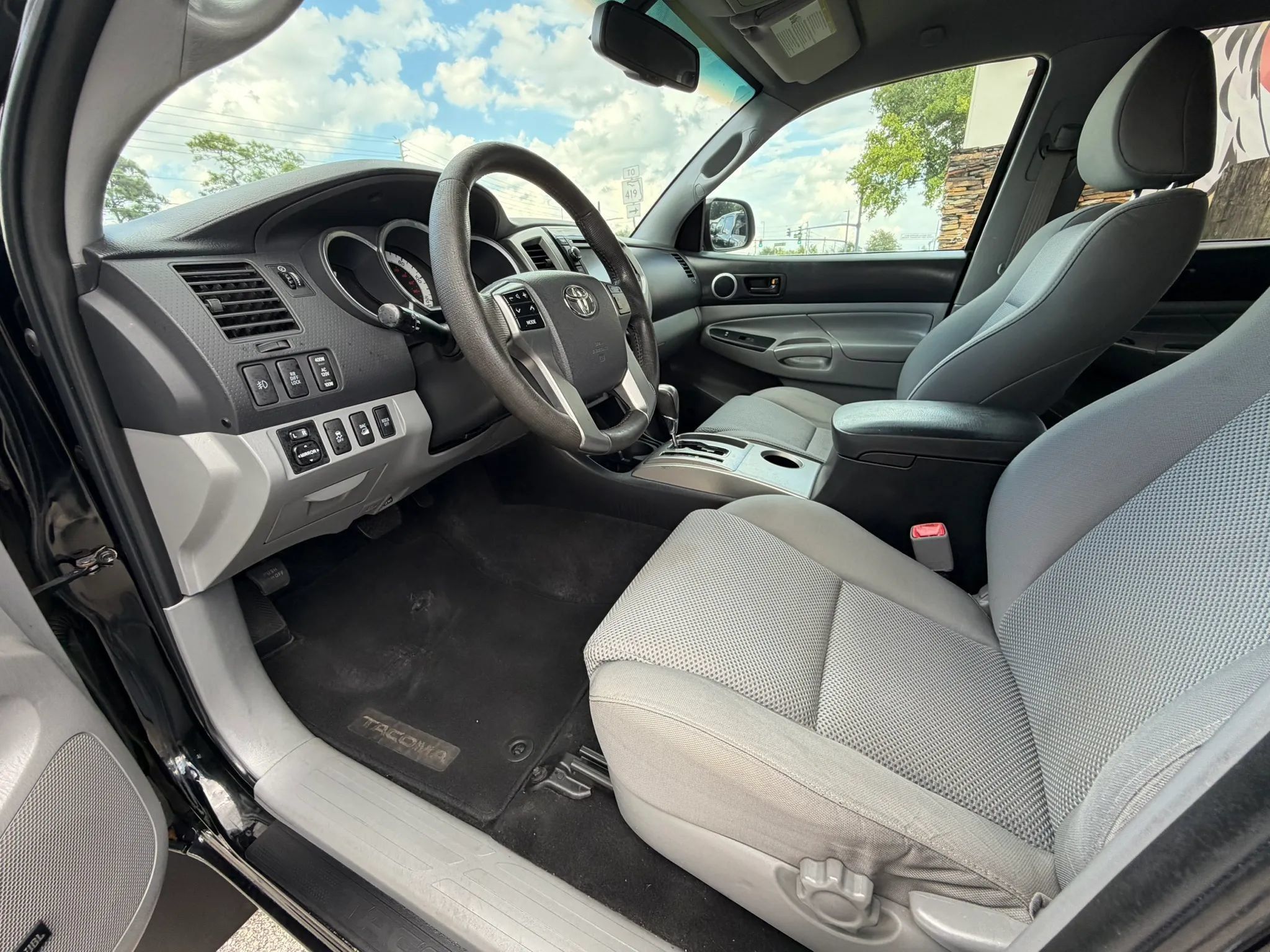 Used 2013 Toyota Tacoma 4x4 Double Cab w/ TRD Off-Road Pkg image 7