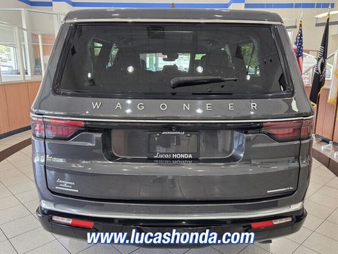 Used 2023 Jeep Wagoneer L Series II AWD/4WD image 5