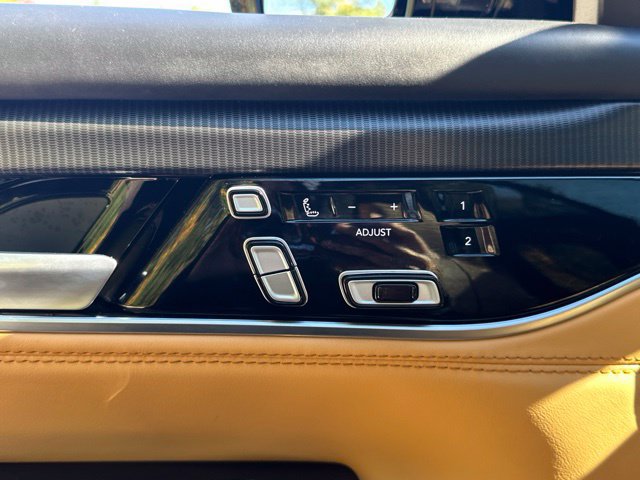 Used 2026 Jeep Grand Wagoneer Summit AWD/4WD image 28