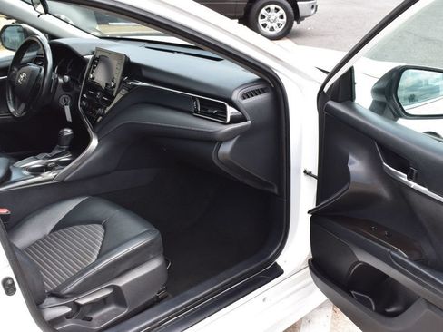 Used 2021 Toyota Camry SE FWD image 14