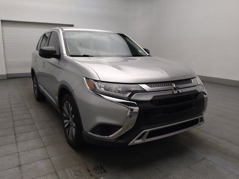 Used 2020 Mitsubishi Outlander ES FWD image 13