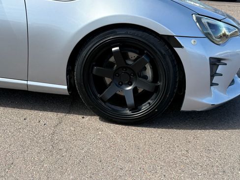 Used 2017 Toyota 86 RWD image 7