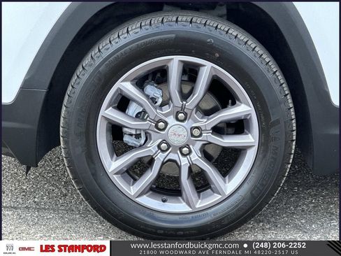 Used 2023 GMC Terrain SLT AWD/4WD image 10
