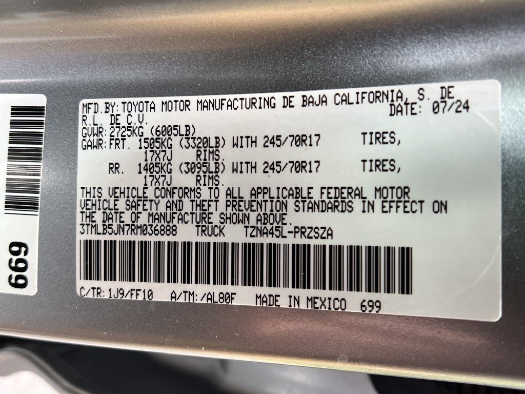 Certified 2024 Toyota Tacoma SR5 AWD/4WD image 27