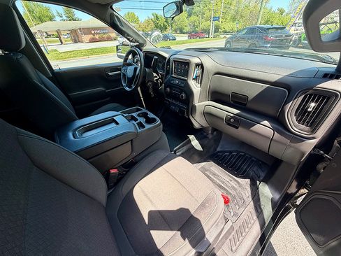 Used 2021 Chevrolet Silverado 1500 W/T w/ Z71 Off-Road Package AWD/4WD image 19