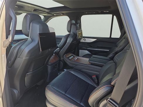 New 2025 Lincoln Navigator Black Label image 10