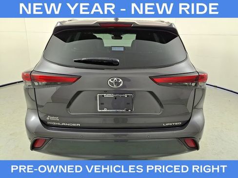 Used 2023 Toyota Highlander Limited image 6