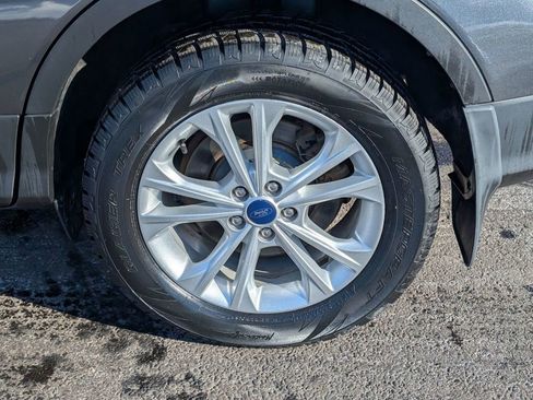 Used 2017 Ford Escape SE image 14