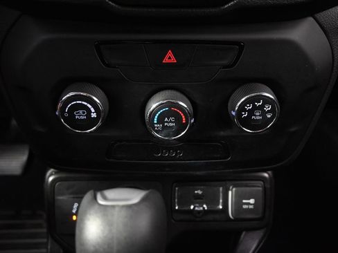Used 2020 Jeep Renegade Sport AWD/4WD image 31