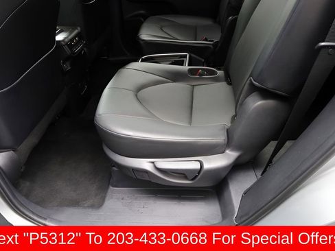 Certified 2025 Toyota Grand Highlander AWD image 21