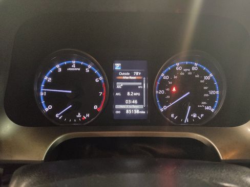 Used 2018 Toyota RAV4 LE w/ All Weather Liner Package FWD image 23