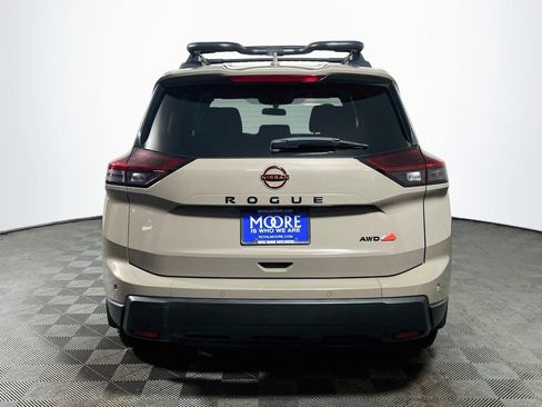 Used 2025 Nissan Rogue SV AWD/4WD image 6