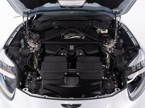 Used 2024 Aston Martin DB12 Convertible image 48