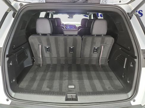 Used 2025 Chevrolet Traverse LT AWD/4WD image 4