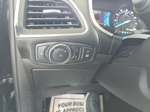 Used 2019 Ford Edge Titanium AWD/4WD image 24