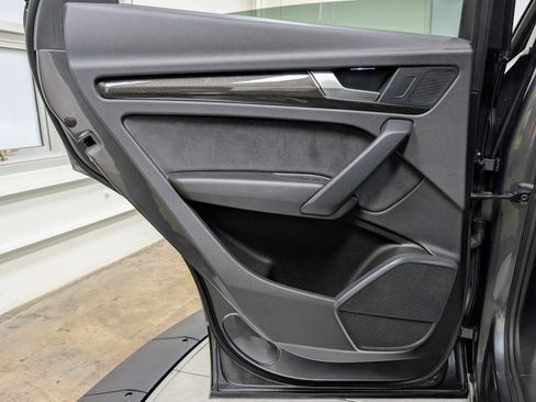 Used 2022 Audi SQ5 Premium w/ Convenience Package image 17