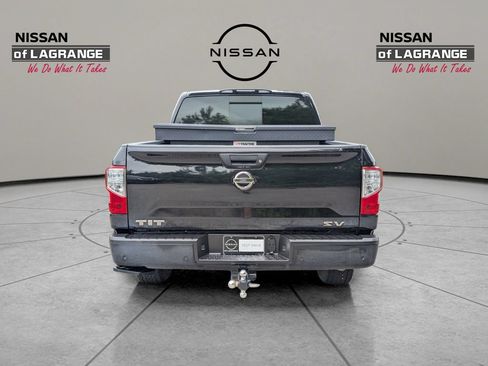 Used 2021 Nissan Titan SV w/ SV Convenience Package RWD image 6