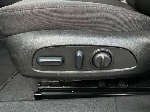 Used 2024 Chevrolet Malibu LT image 11