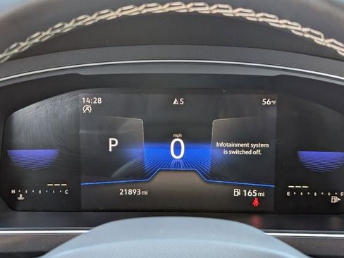 Used 2023 Volkswagen Tiguan SE image 12