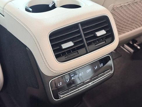 Used 2023 Mercedes-Benz GLS 450 4MATIC w/ AMG Line Exterior image 25