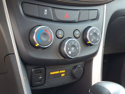 Used 2021 Chevrolet Trax LT w/ Driver Confidence Package FWD image 14