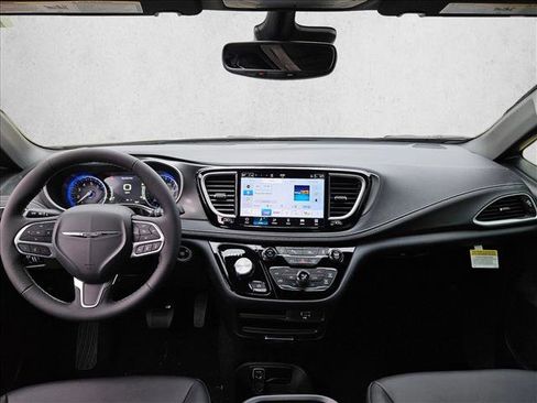 New 2026 Chrysler Pacifica Select image 14