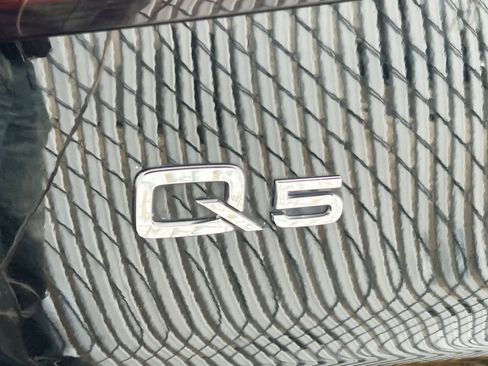 Used 2017 Audi Q5 2.0T Premium Plus w/ Technology Package image 7