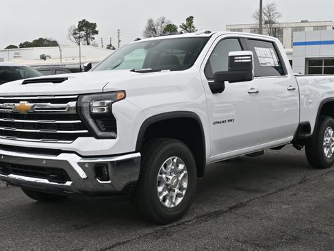New 2026 Chevrolet Silverado 2500 LTZ w/ LTZ Premium Package AWD/4WD image 5