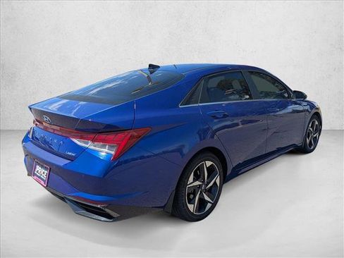 Used 2022 Hyundai Elantra Limited FWD image 5