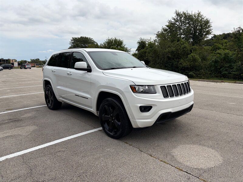 Used 2015 Jeep Grand Cherokee Altitude AWD/4WD image 7