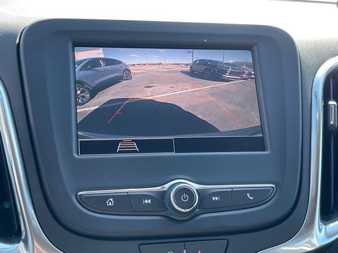 Used 2023 Chevrolet Equinox LT image 24