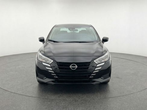 Used 2025 Nissan Versa SV image 2