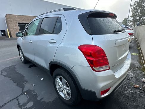 Used 2017 Chevrolet Trax LT AWD/4WD image 4