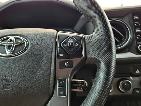 Used 2021 Toyota Tacoma TRD Off-Road AWD/4WD image 31