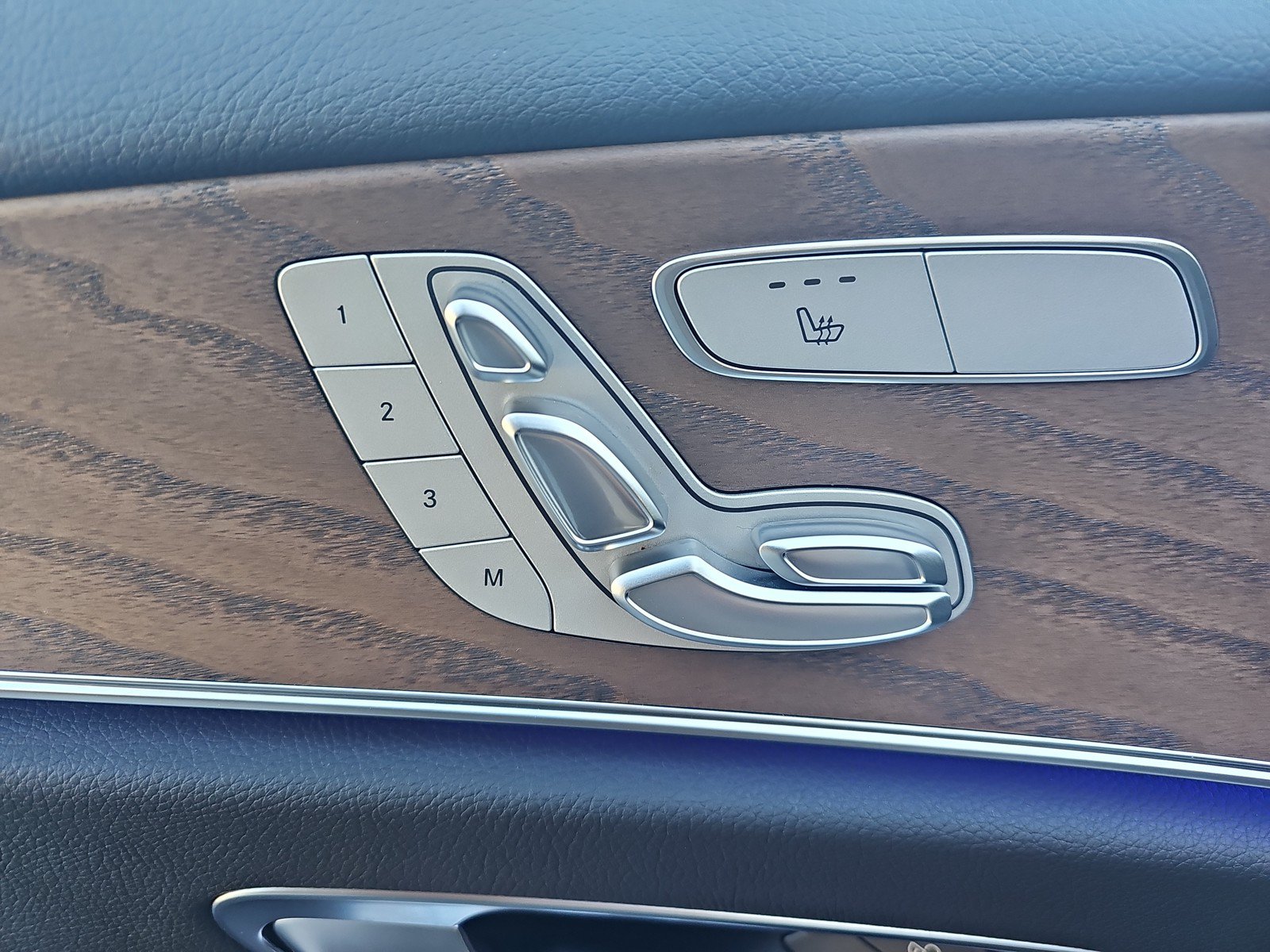 Used 2023 Mercedes-Benz E 350 4MATIC Sedan image 11