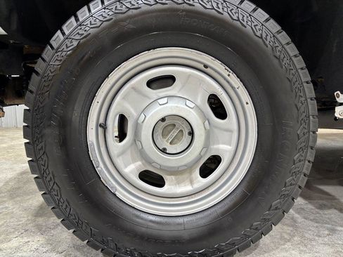 Used 2011 Ford F250 XL AWD/4WD image 26