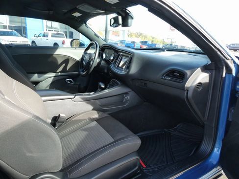 Used 2022 Dodge Challenger SXT image 16