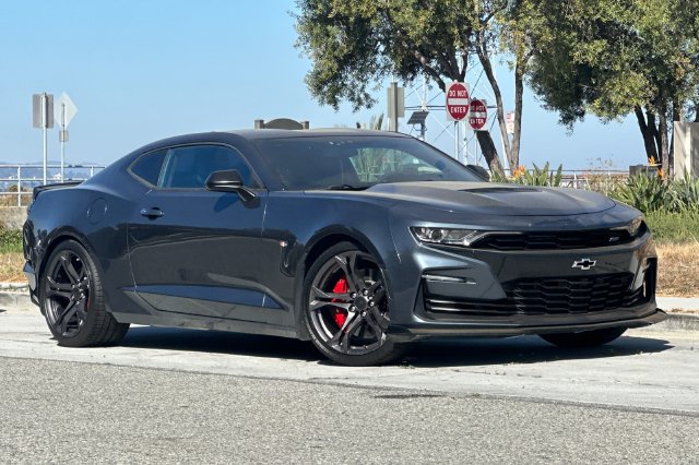 Used 2019 Chevrolet Camaro SS RWD image 2