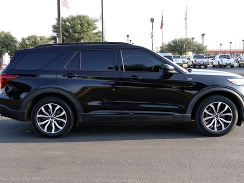 Certified 2022 Ford Explorer ST-Line w/ Class IV Trailer Tow Package RWD image 14