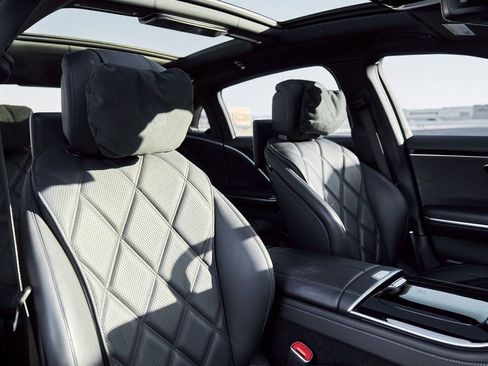 Used 2023 Mercedes-Benz Maybach S 680 4MATIC image 79