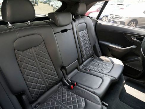 Used 2022 Audi SQ8 Prestige w/ Prestige Package image 25