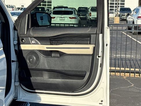 Used 2020 Ford Expedition Max Platinum image 15