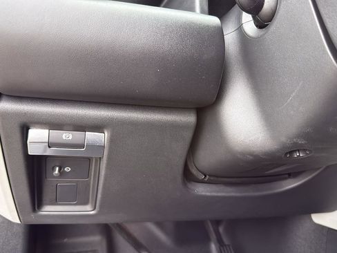 Used 2020 Land Rover Defender 110 First Edition image 17