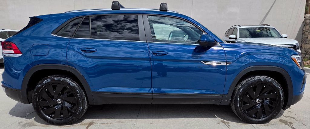 Certified 2026 Volkswagen Atlas Cross Sport SE FWD image 5