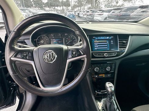 Used 2021 Buick Encore Preferred image 12